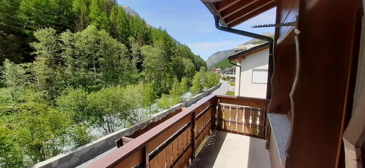Free Cable Car & Bus In The Summer Haus L'Oree Saas-Grund Bagian luar foto
