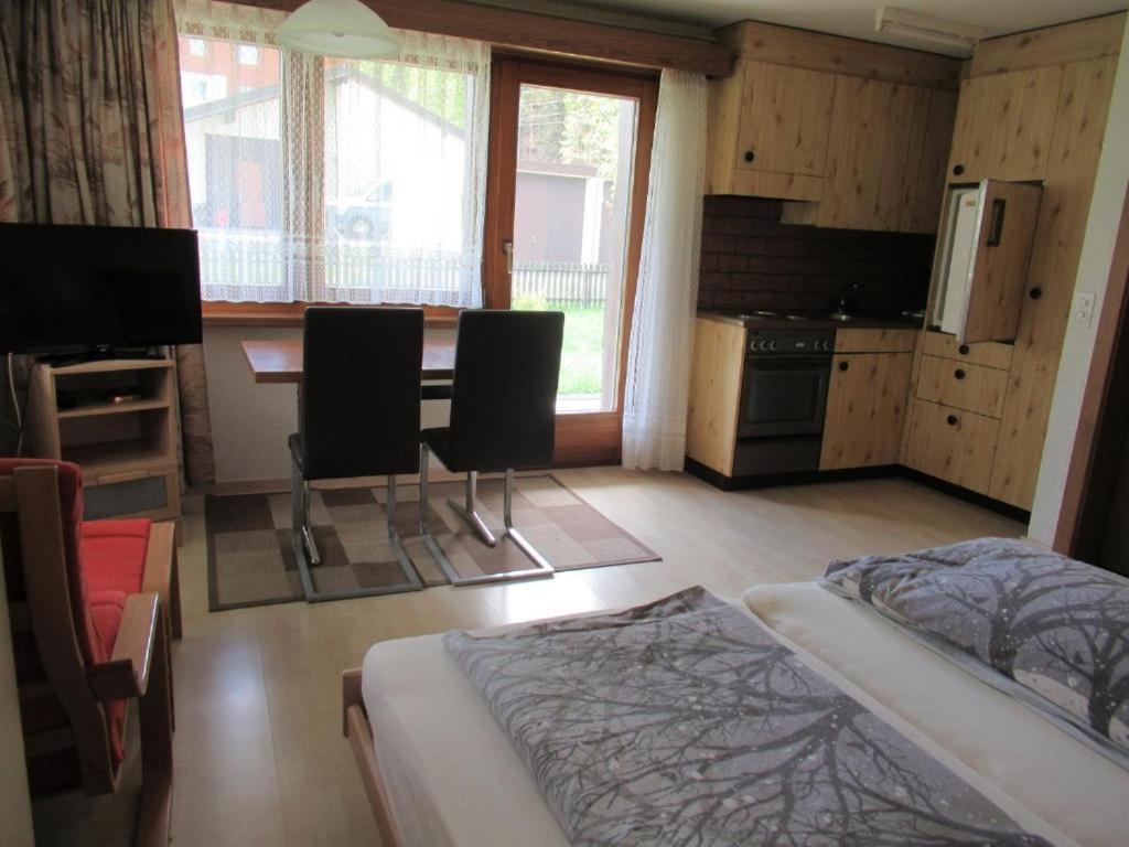 Free Cable Car & Bus In The Summer Haus L'Oree Saas-Grund Bagian luar foto