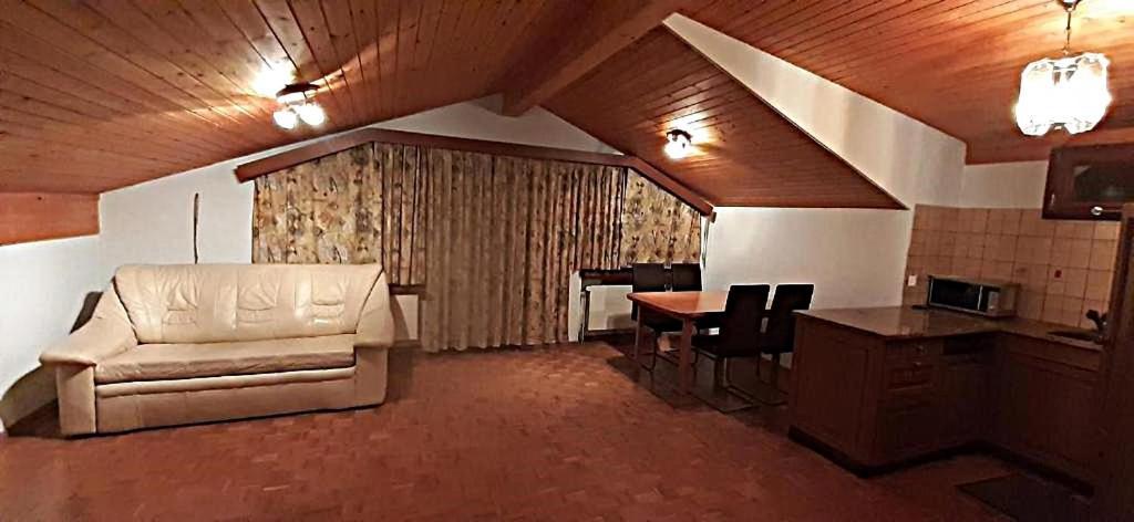Free Cable Car & Bus In The Summer Haus L'Oree Saas-Grund Bagian luar foto