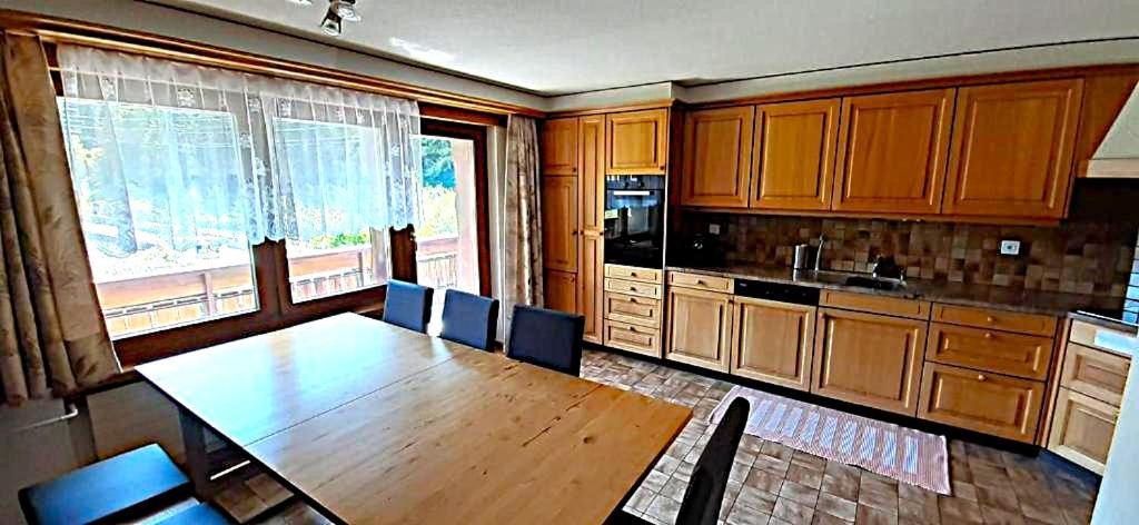 Free Cable Car & Bus In The Summer Haus L'Oree Saas-Grund Bagian luar foto