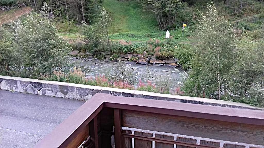 Free Cable Car & Bus In The Summer Haus L'Oree Saas-Grund Bagian luar foto