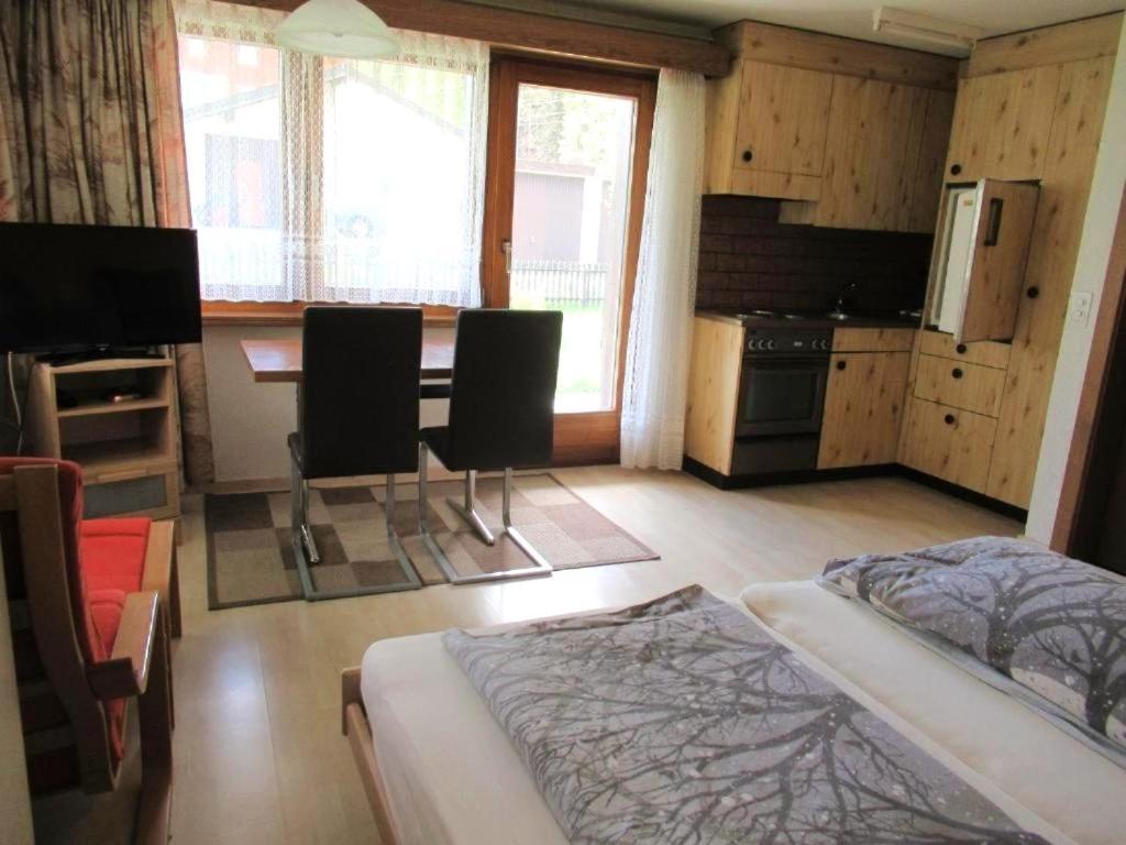 Free Cable Car & Bus In The Summer Haus L'Oree Saas-Grund Bagian luar foto